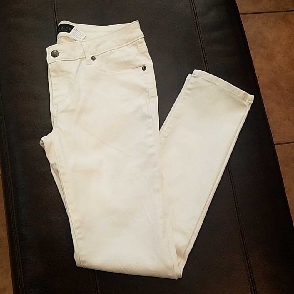 White stretch pants... BRAND NEW!